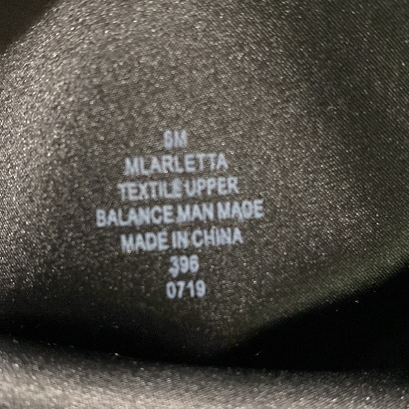 MARC FISHER TALL BOOTS. SIZE 6. - Picture 7 of 11